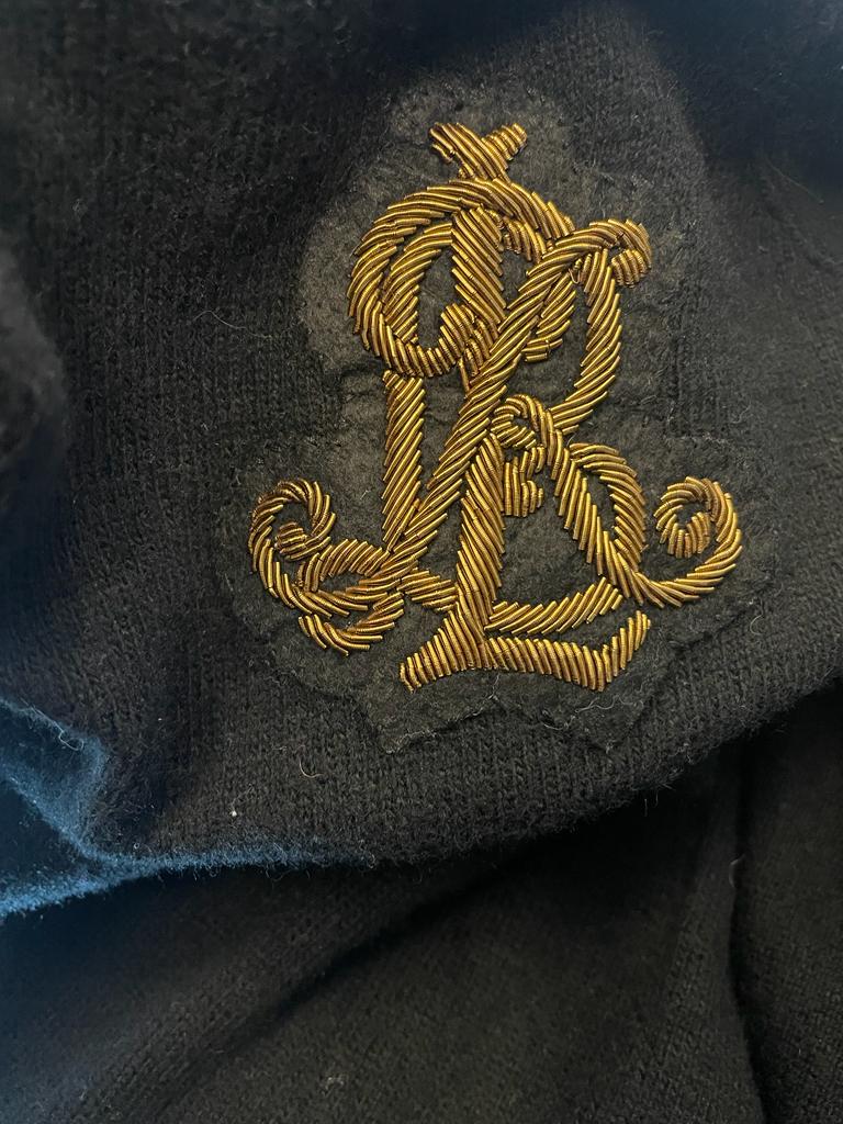 Sweater Con Capa