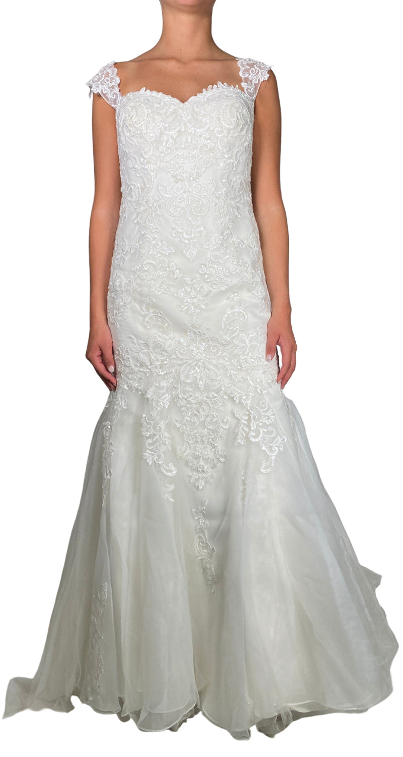 Vestido Bordado con Lentejuelas y velo.