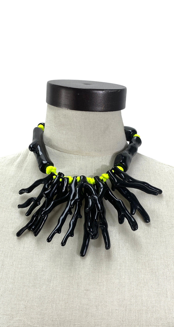Collar Negro