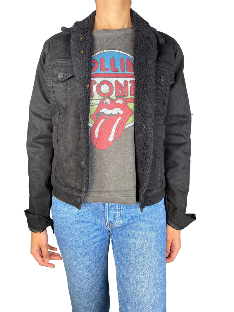 Chaqueta Negra con Chiporro