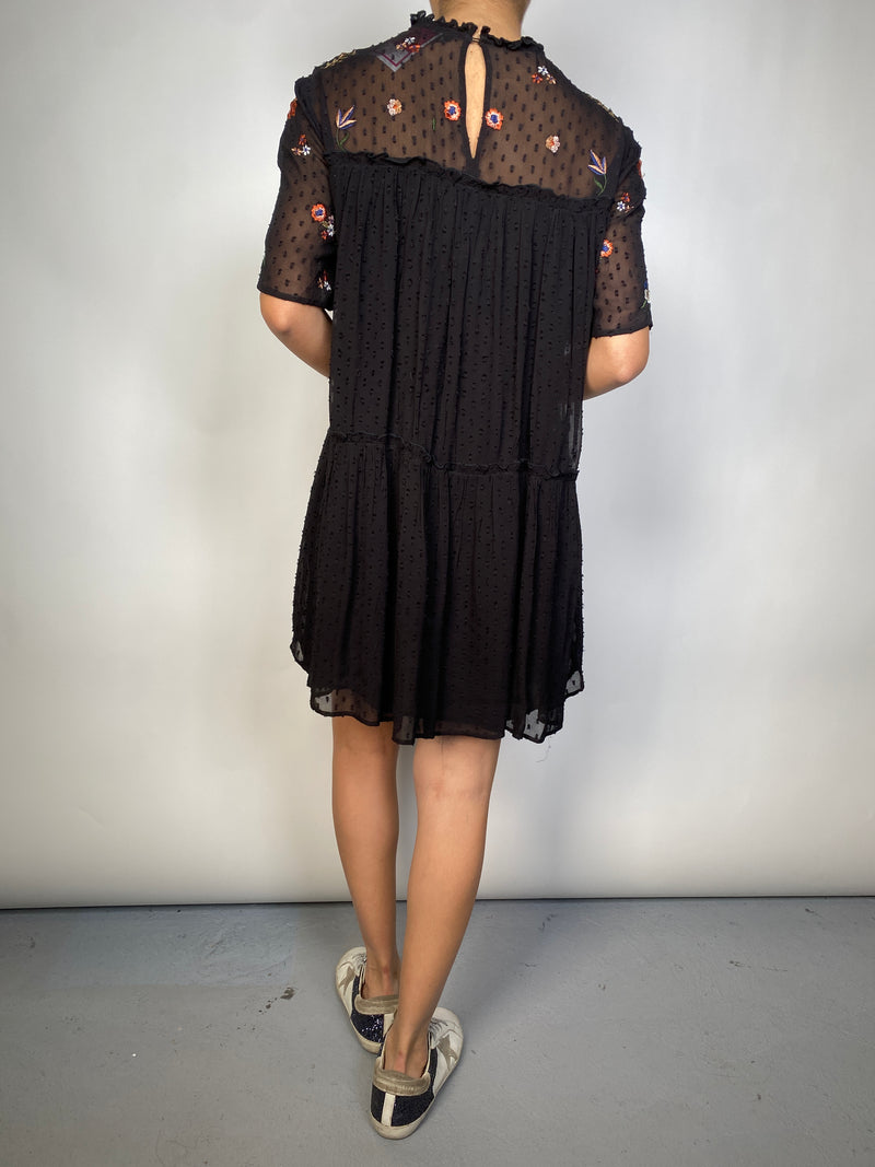 Vestido Negro Bordado