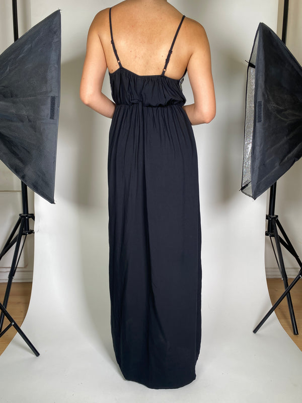 Vestido Negro Bordado