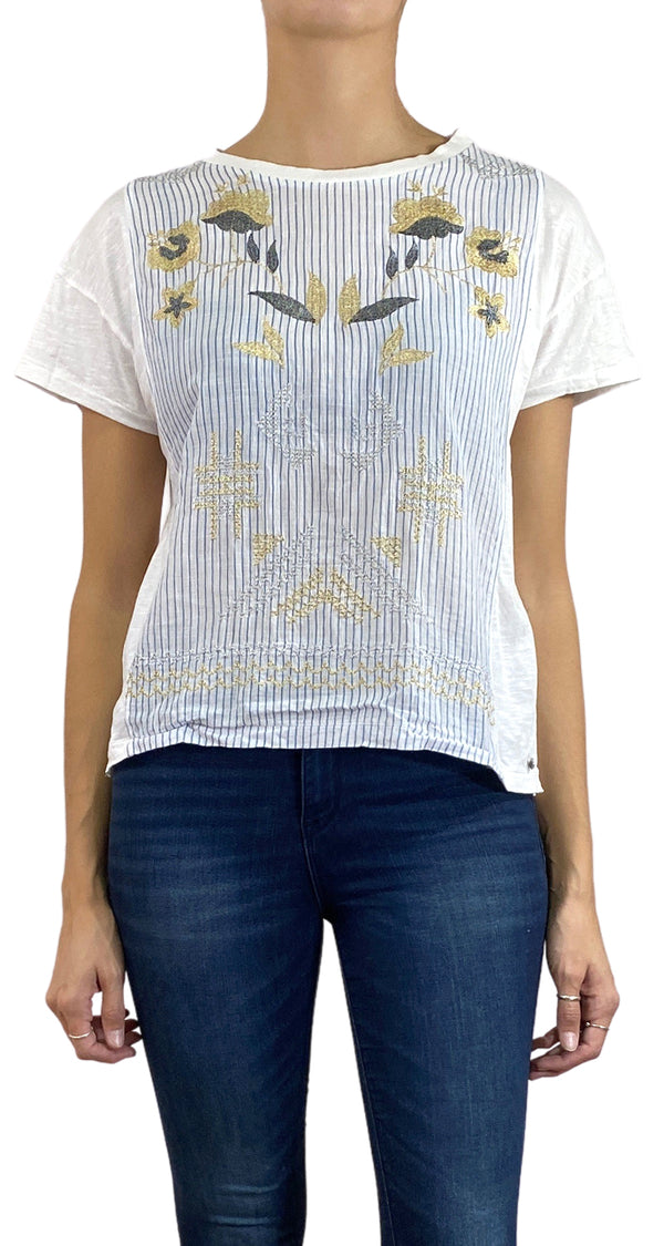 Polera Flores Bordadas
