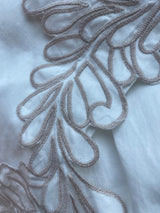 Vestido de Cuello Con Ribete Botánico