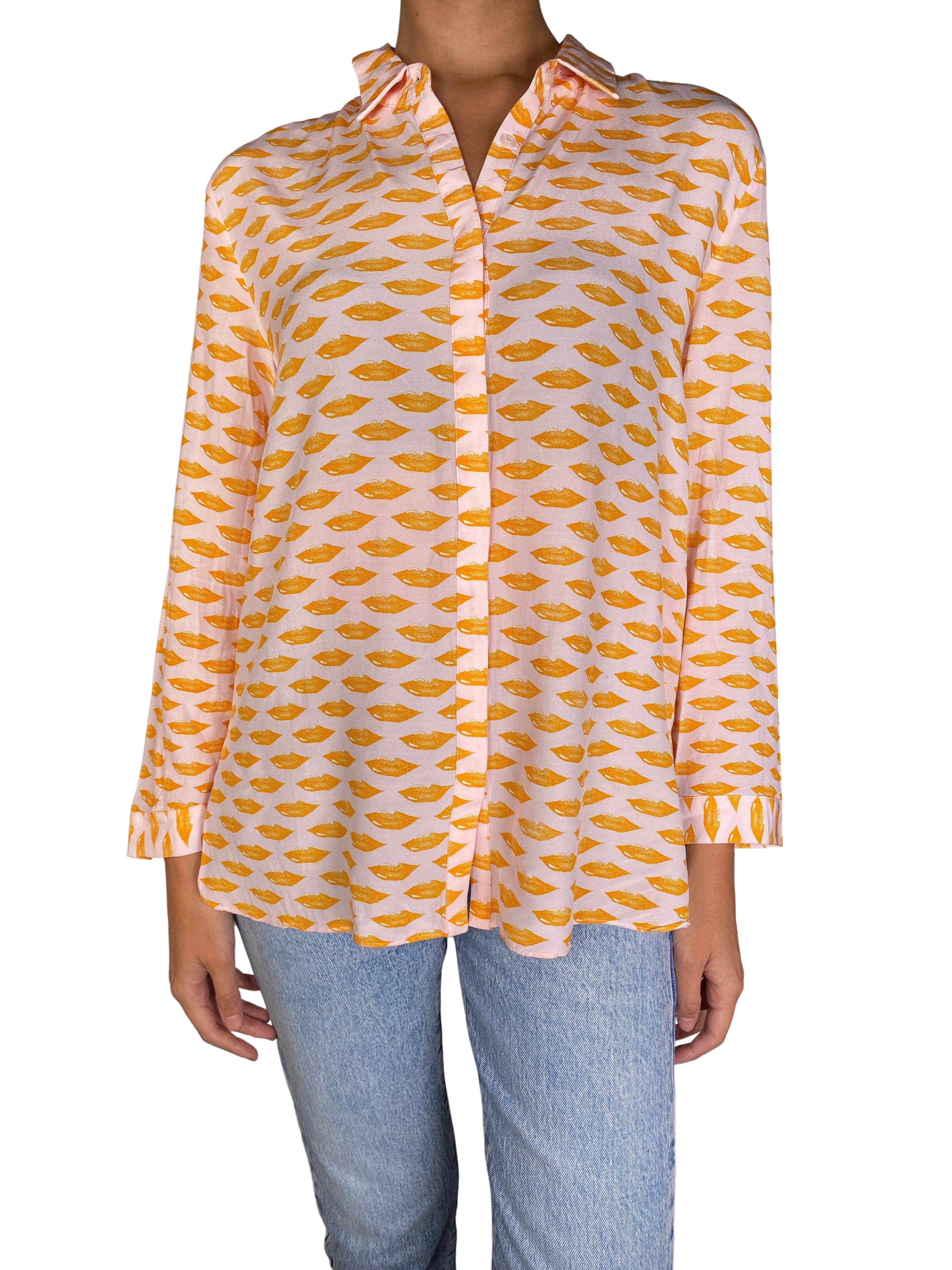 Camicia con volant 2024: idea outfit blusa romantica | iO Donna Camicia con volant 2024: idea outfit blusa romantica | iO Donna
