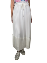 Falda Blanca Plisada