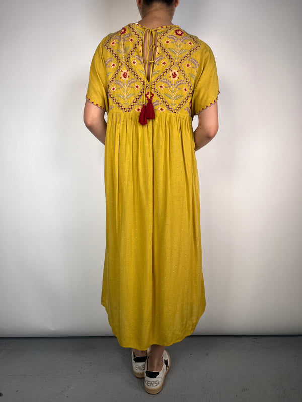 Vestido Bordado