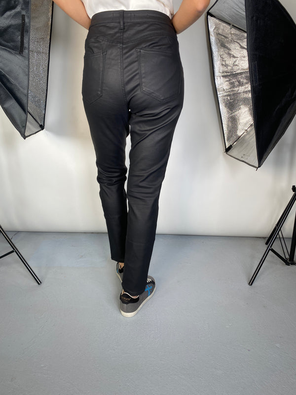 Pantalón Negro Ajustado