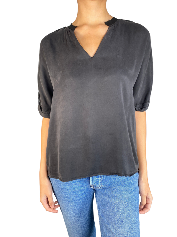 Blusa Cuello V Negra