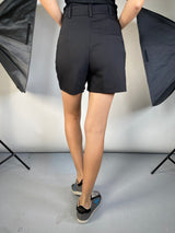 Shorts Negro Botones Dorados